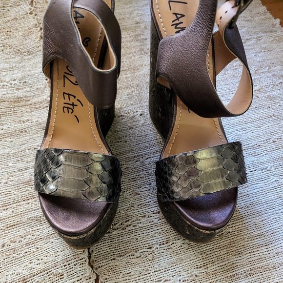 LANVIN PLATFORM PYTHON WEDGE SANDALS - Picture 3 of 7